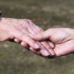 シニア世代の仕事に「介護職」は向いている？