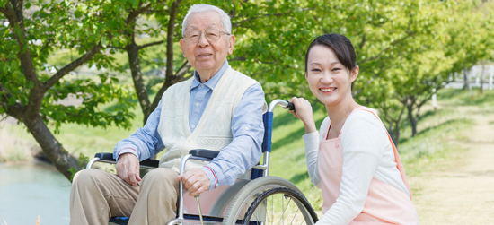 介護福祉士の資格はどうすれば取得できる？